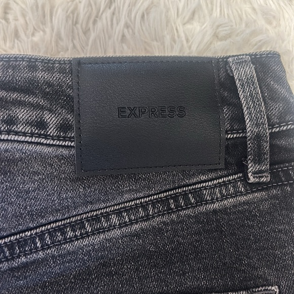 Express relaxed straight ankle high rise jeans! - Picture 4 of 5